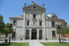fachada-del-monasterio-de-la-inmaculada-concepcion-en-loeches