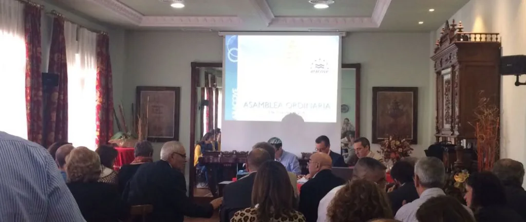 Asistentes a la Asamblea General de ARACOVE