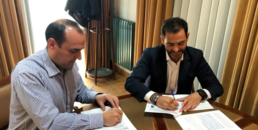 Firma del convenio de colaboración entre BBVA y ARACOVE